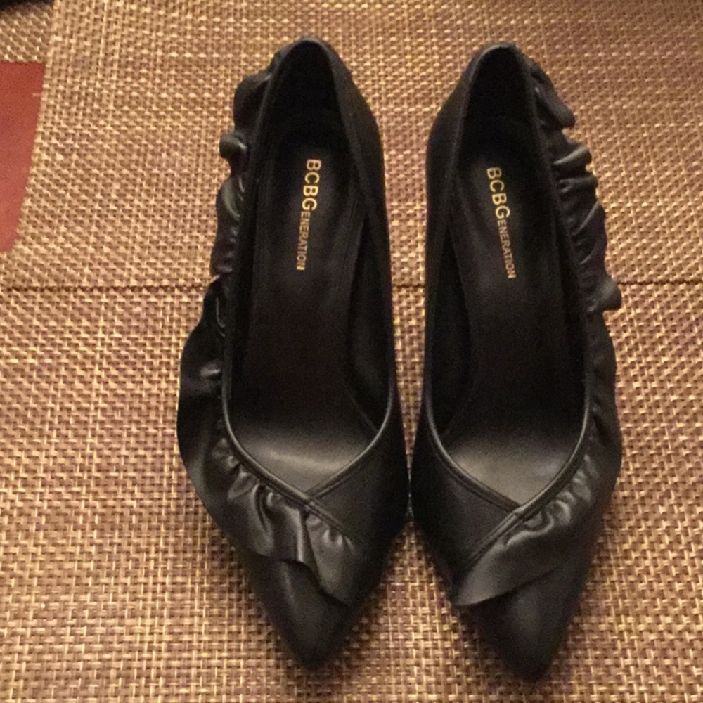 Women BCBG Leather Pumps